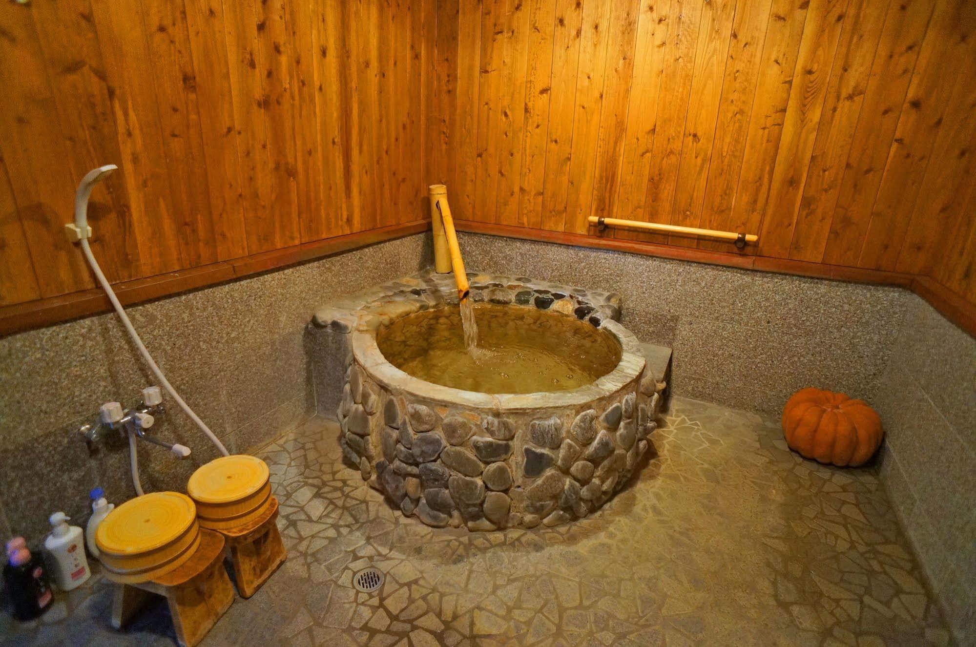 יופו Ban-Ya Hot Spring Inn מראה חיצוני תמונה